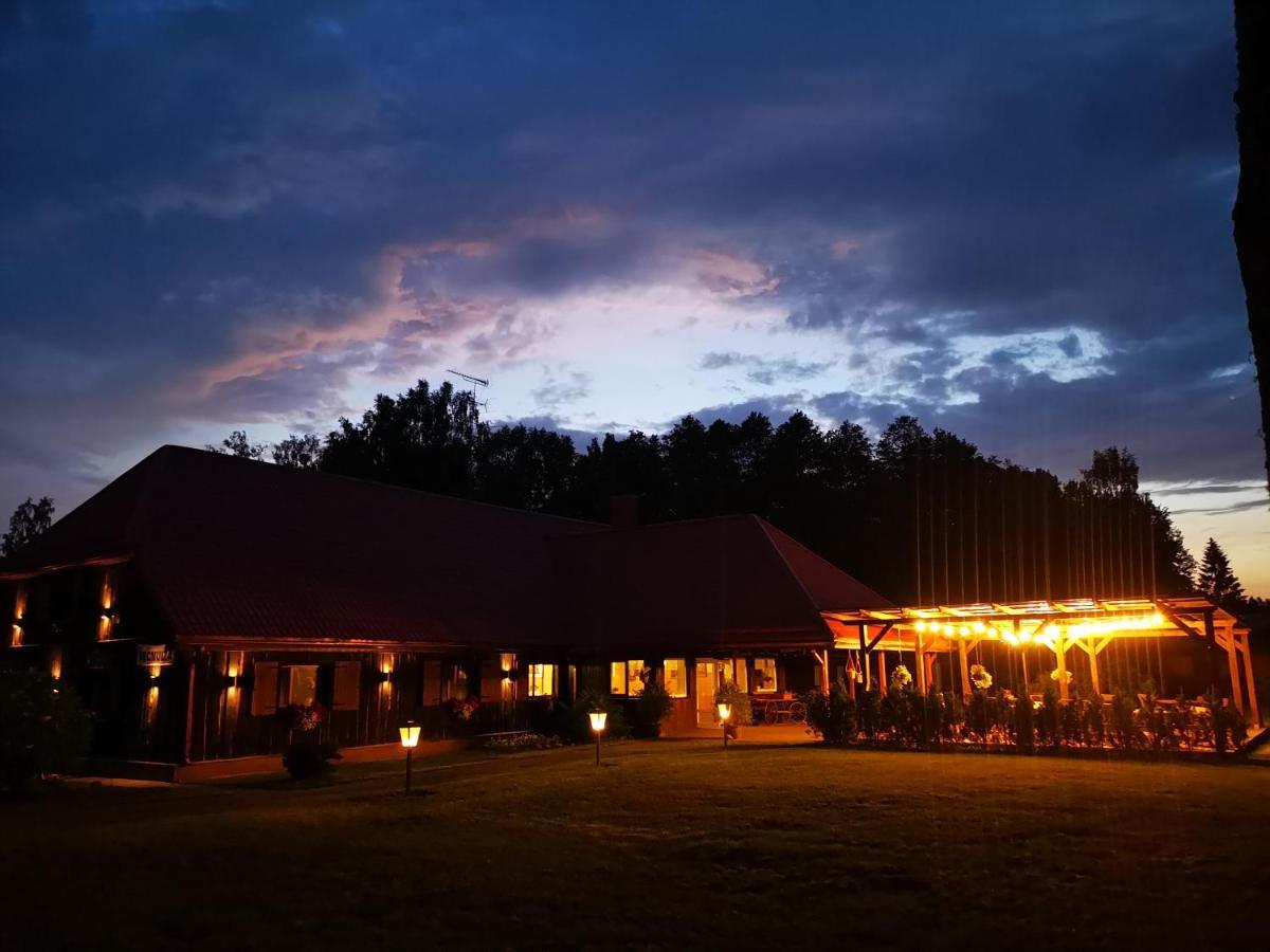 Hotel Viesu Nams Vecmuiza à Tūja Extérieur photo