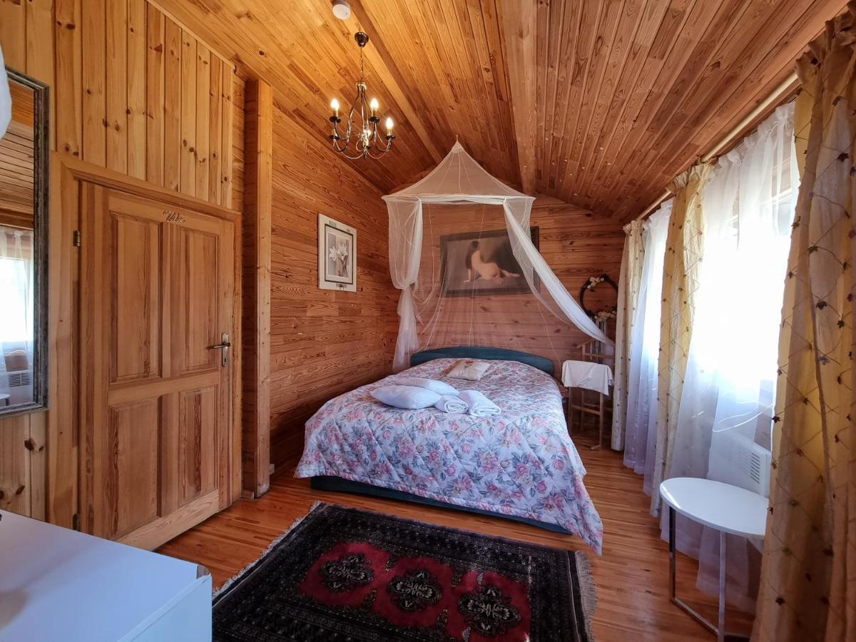 Hotel Viesu Nams Vecmuiza à Tūja Extérieur photo
