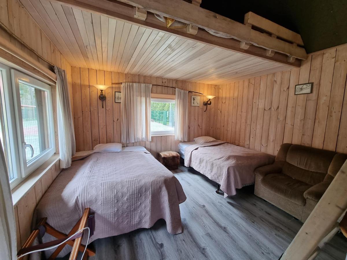 Hotel Viesu Nams Vecmuiza à Tūja Extérieur photo