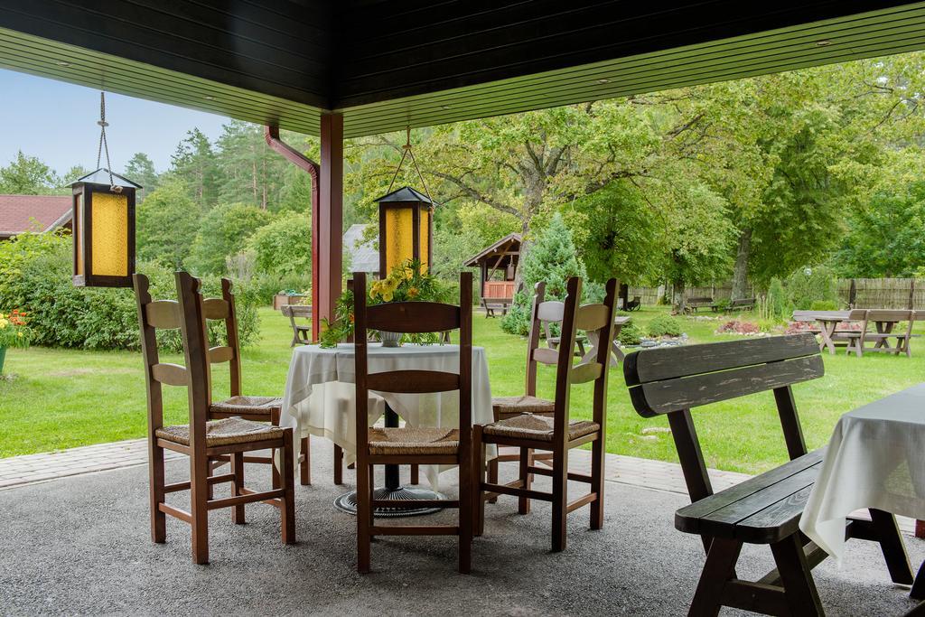 Hotel Viesu Nams Vecmuiza à Tūja Extérieur photo
