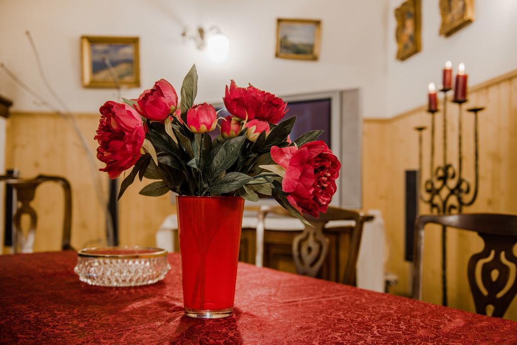 Hotel Viesu Nams Vecmuiza à Tūja Extérieur photo