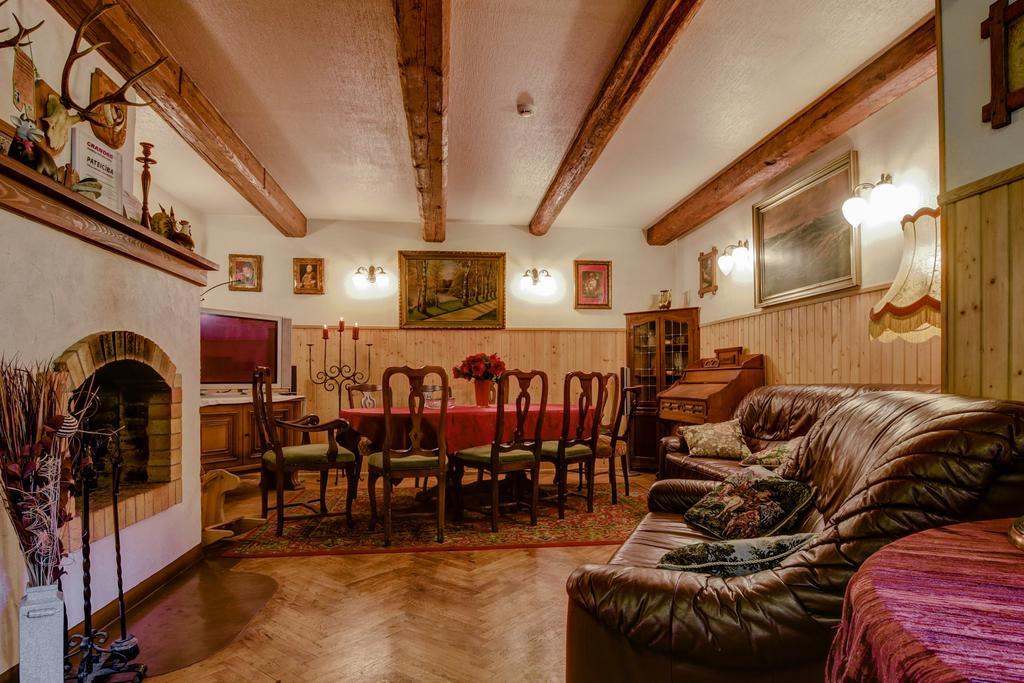 Hotel Viesu Nams Vecmuiza à Tūja Extérieur photo