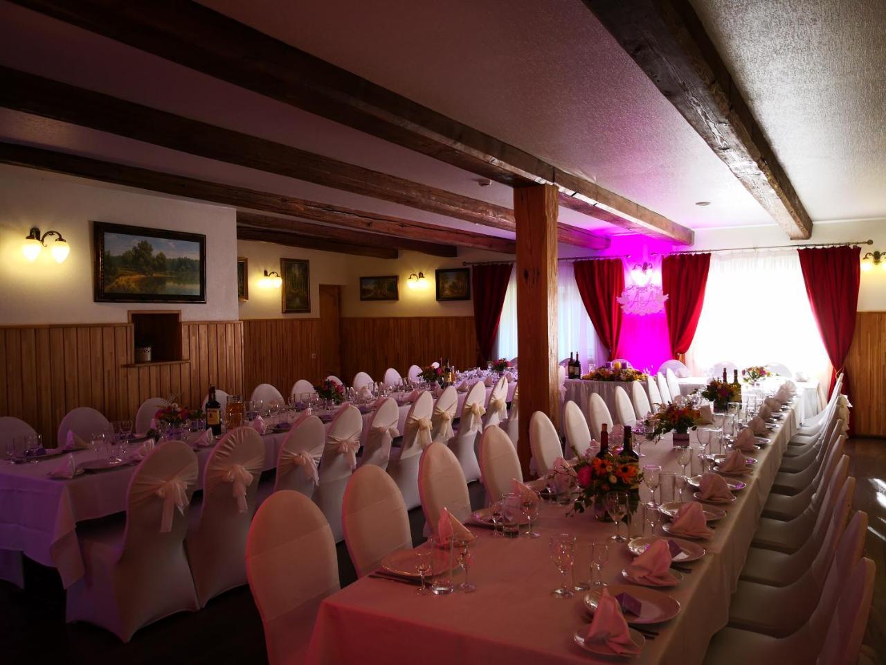 Hotel Viesu Nams Vecmuiza à Tūja Extérieur photo