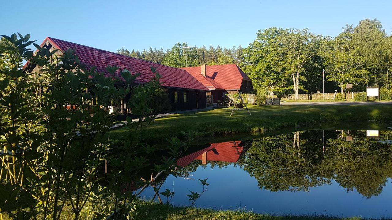 Hotel Viesu Nams Vecmuiza à Tūja Extérieur photo
