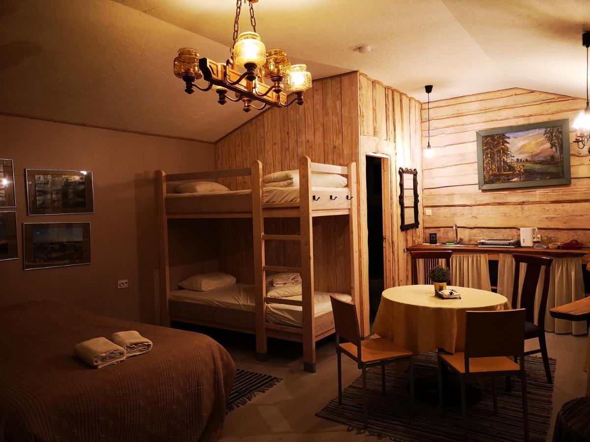 Hotel Viesu Nams Vecmuiza à Tūja Extérieur photo